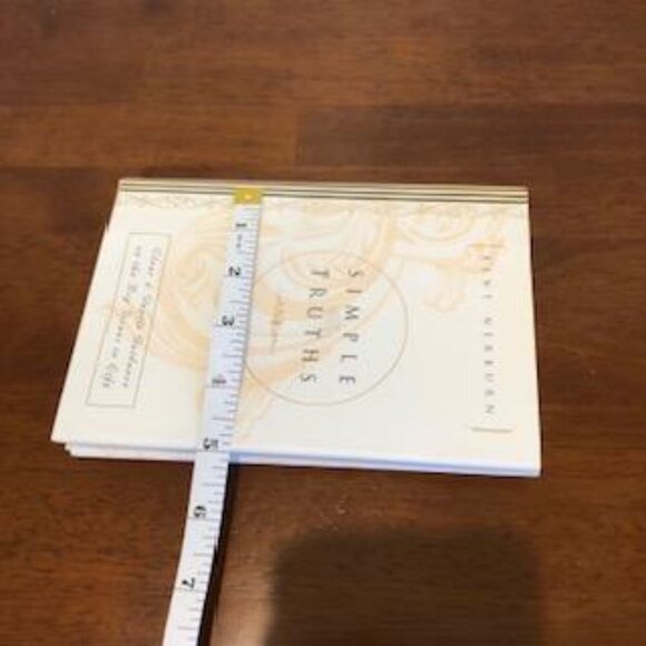 Simple Truths: Clear and Gentle Guidance on the Big Issues in Life Book. - Picture 9 of 13